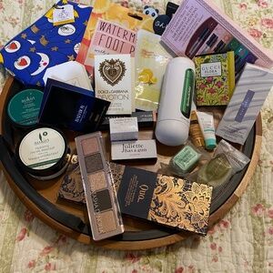 Cosmetic & Perfume & Skincare bundle.  Over 21 pieces